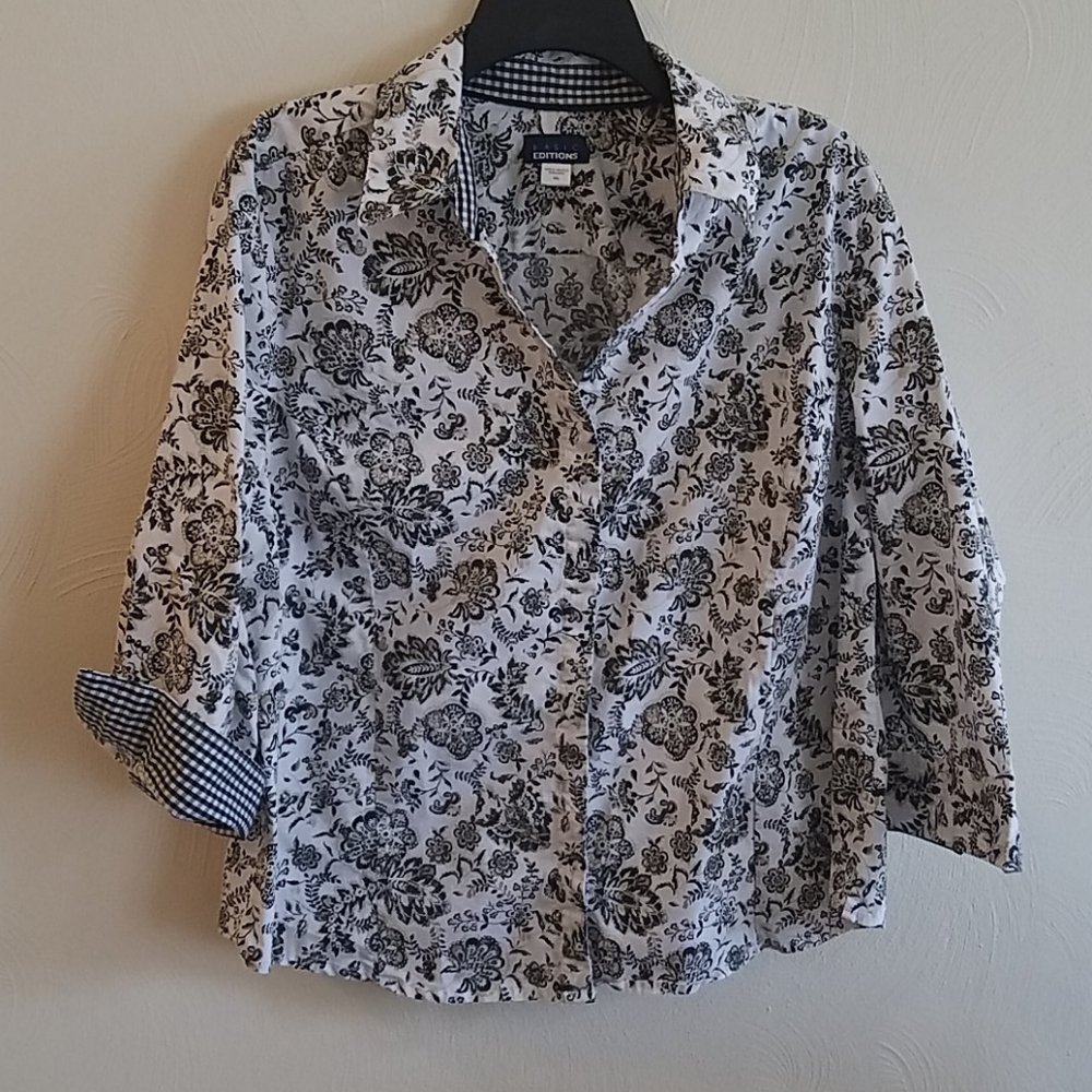 NWOT Black and white with beige button-down blouse